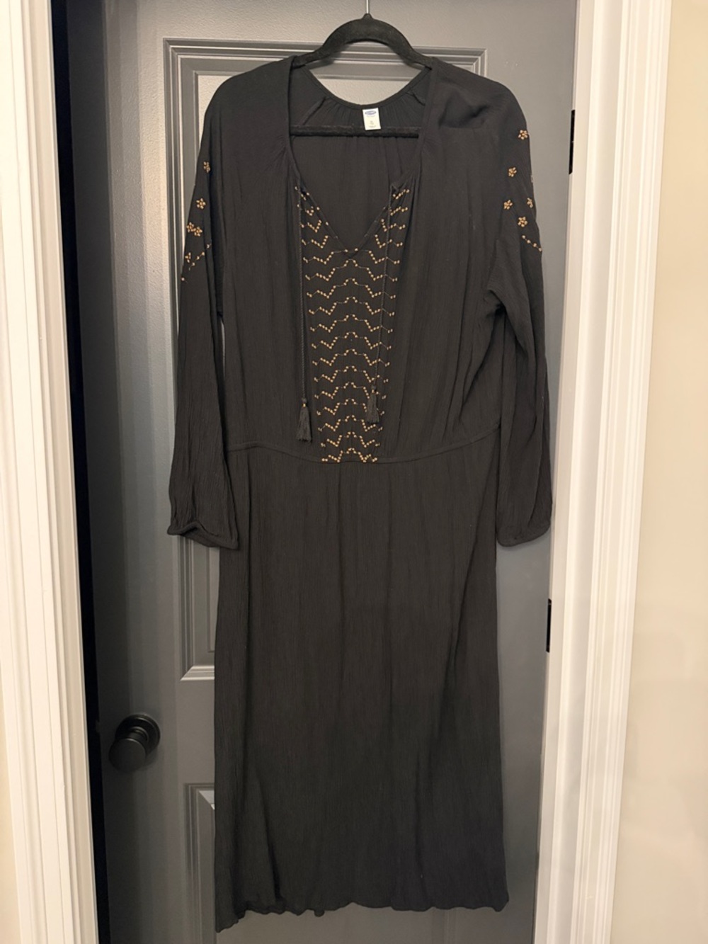 Old Navy Black Embroidered V-Neck Long Sleeve Dress
